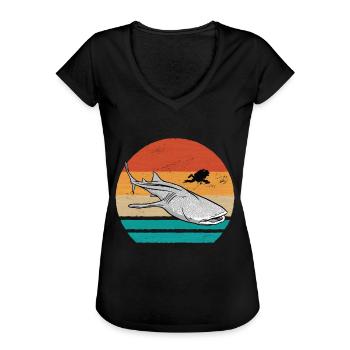 Diving with whale shark - Women's Vintage T-Shirt - black - Front - Danielle (179cm)