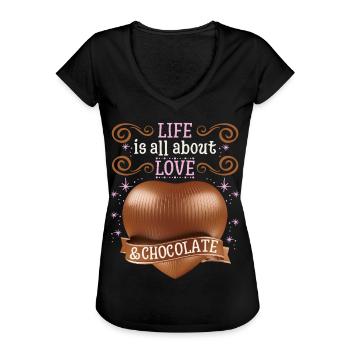 Amour-Amour, Cœur de chocolat, Dicton de chocolat - T-shirt vintage Femme - noir - Devant - Danielle (179cm)