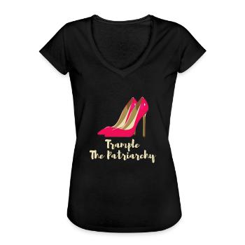 Trample Das Patriarchat-Zitat Sturzschuhmädchen - Frauen Vintage T-Shirt - Schwarz - Vorne - Danielle (179cm)