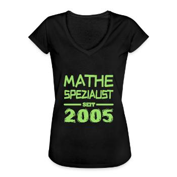 Math 2005 - Women's Vintage T-Shirt - black - Front - Danielle (179cm)