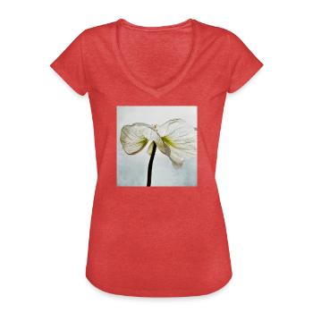 White poppy flower - Women's Vintage T-Shirt - heather red - Front - Danielle (179cm)