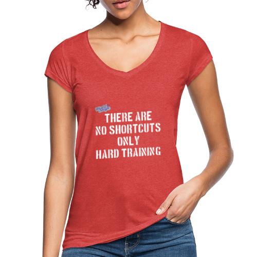 No Shortcuts - Only Hard Training - Vintage-T-shirt dam