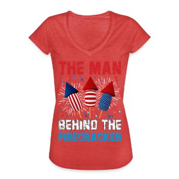 The Man behind the Firecracker - Women's Vintage T-Shirt - heather red - Front - Danielle (179cm)