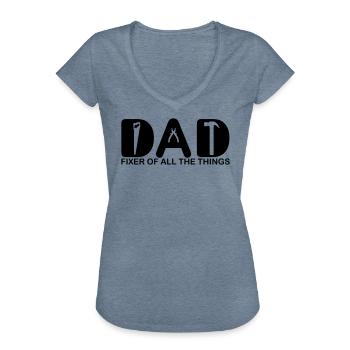 Papa. Réparateur de toutes les choses. - T-shirt vintage Femme - vintage bleu jeans - Devant - Danielle (179cm)