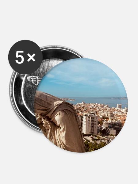 Klassische Skulptur über der Stadt - Buttons groß 56 mm (5er Pack) - Weiß