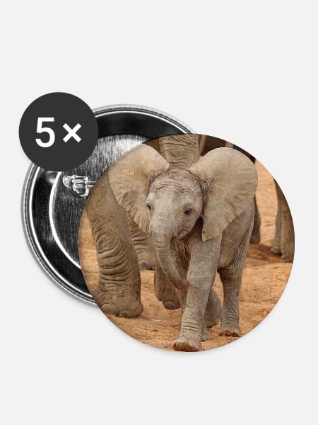 Kleines Elefantenbaby in Afrika - Buttons groß 56 mm (5er Pack) - Weiß