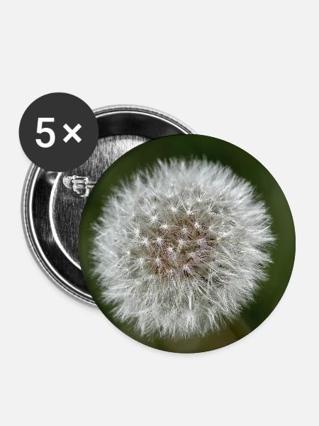 Nahaufnahme einer Pusteblume - Poster. - Buttons groß 56 mm (5er Pack) - Weiß