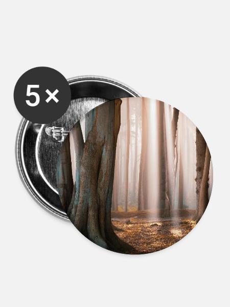 Waldlicht: Sonnenstrahlen im Nebelwald - Buttons groß 56 mm (5er Pack) - Weiß