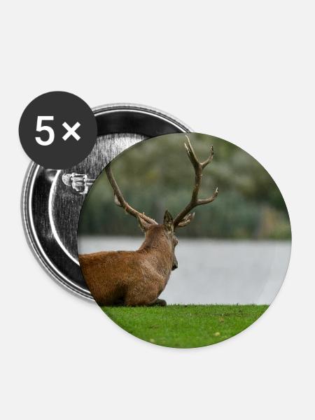 Hirsche am Ufer des Sees - Buttons groß 56 mm (5er Pack) - Weiß