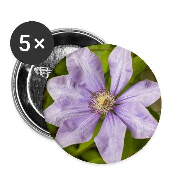 Lila Clematis-Blüte, die zwischen grünen Blättern blüht - Buttons groß 56 mm (5er Pack) - Weiß - Vorne