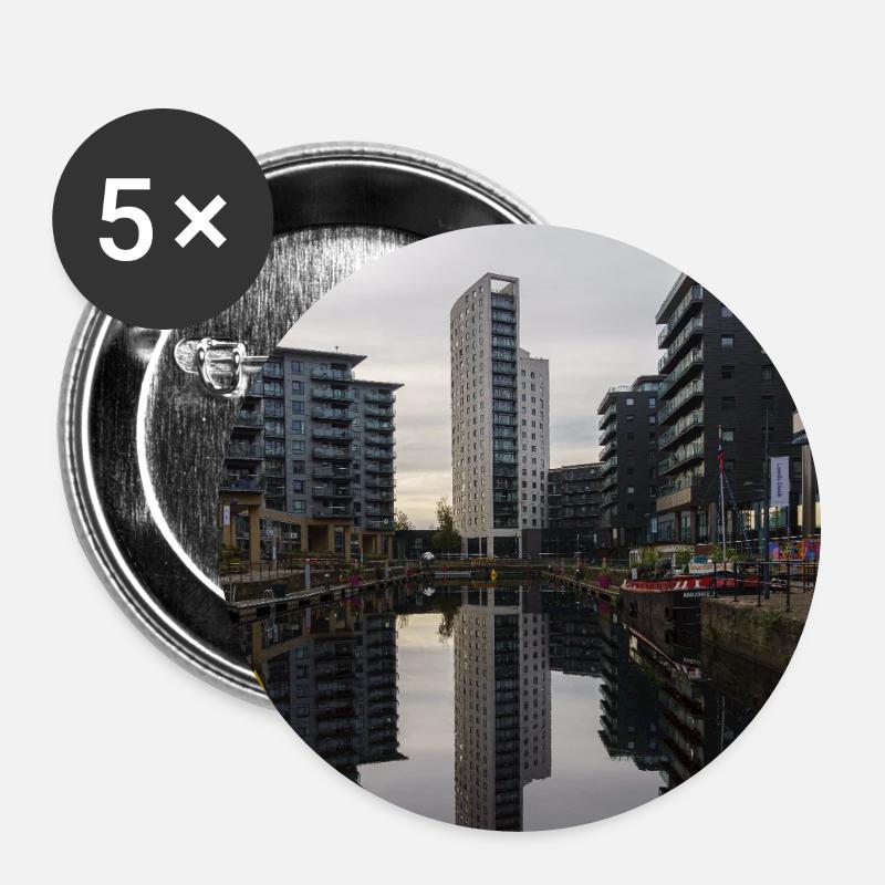 Urban Reflection - Buttons large 2.2''/56 mm (5-pack) - white