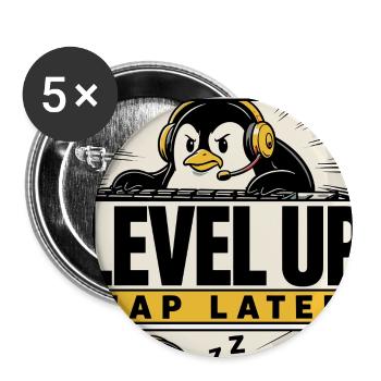 Level Up – Nap Later Gaming-Pinguin - Buttons groß 56 mm (5er Pack) - Weiß - Vorne