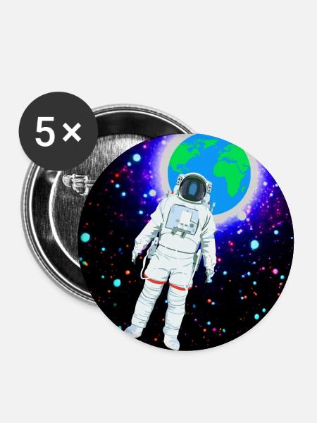 Astronaut im kosmischen Erdglanz - Buttons groß 56 mm (5er Pack) - Weiß