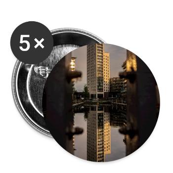 Gefangen zwischen den Schrauben - Buttons groß 56 mm (5er Pack) - Weiß - Vorne