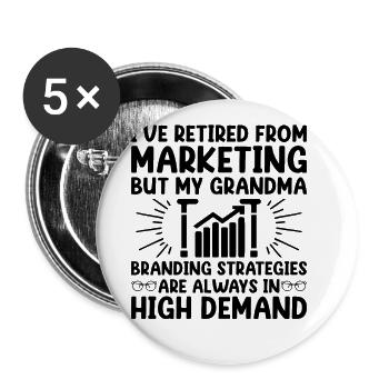 Pensionierte Oma Rentner Rentenvermarkter Marketi - Buttons groß 56 mm (5er Pack) - Weiß - Vorne