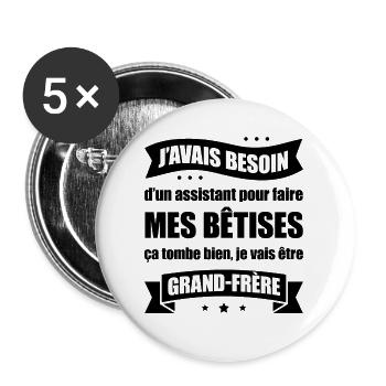 JE VAIS ÊTRE GRAND-FRÈRE - Lot de 5 grands badges (56 mm) - blanc - Devant