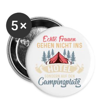 Les vraies femmes ne vont pas dans un camping de vacances à l’hôtel - Lot de 5 grands badges (56 mm) - blanc - Devant