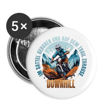 Im dem Sattel geboren und auf dem Trail Zuhause - Buttons groß 56 mm (5er Pack) - Weiß - Vorne
