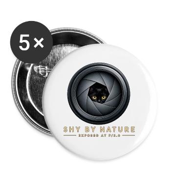 Shy by Nature – Lustige Fotografie Katzendesign - Buttons groß 56 mm (5er Pack) - Weiß - Vorne