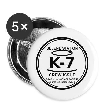 K-7 SELENE CREW – Selene Station | ORA/74 - Buttons groß 56 mm (5er Pack) - Weiß - Vorne