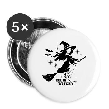 Feelin Witchy Halloween Shirt – Hexe auf Besen - Buttons groß 56 mm (5er Pack) - Weiß - Vorne