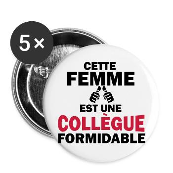 Cette femme est une collègue formidable - Lot de 5 grands badges (56 mm) - blanc - Devant