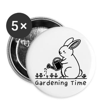 Niedlicher Hase gießt Blumen - Gardening Time Design - Buttons groß 56 mm (5er Pack) - Weiß - Vorne