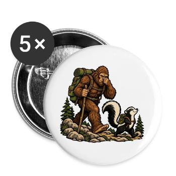 Bigfoot & Stinktier beim Wandern – Outdoor - Buttons groß 56 mm (5er Pack) - Weiß - Vorne