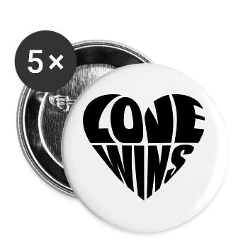 « Love Wins » en forme de cœur | Fierté LGBTQ - Lot de 5 grands badges (56 mm) - blanc - Devant