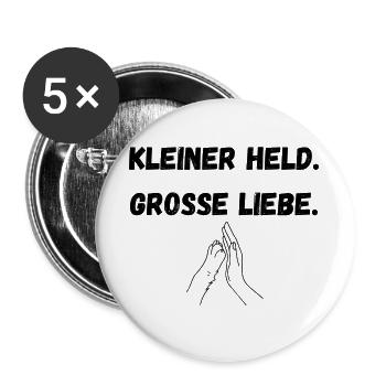 Kleiner Held. Grosse Liebe - Buttons groß 56 mm (5er Pack) - Weiß - Vorne