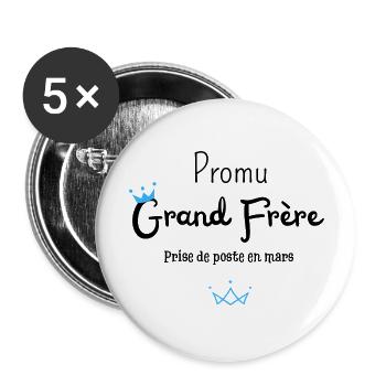 Promu grand frère en mars - annonce grossesse - Lot de 5 grands badges (56 mm) - blanc - Devant