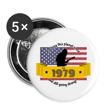 45. Anniversaire Rocking this planet since 07/1979 - Lot de 5 grands badges (56 mm) - blanc - Devant
