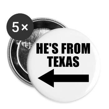 Er kommt aus Texas. Pfeil links. Paare. Er kommt a - Buttons groß 56 mm (5er Pack) - Weiß - Vorne