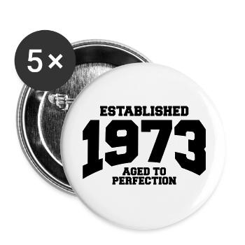aged to perfection established 1973 (de) - Buttons groß 56 mm (5er Pack) - Weiß - Vorne