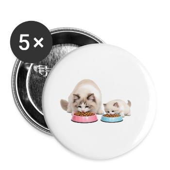 Maman chatte poupée de chiffon mange avec son chaton - Lot de 5 grands badges (56 mm) - blanc - Devant
