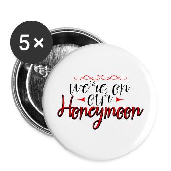 Nous sommes en lune de miel 4 - Lot de 5 grands badges (56 mm) - blanc - Devant
