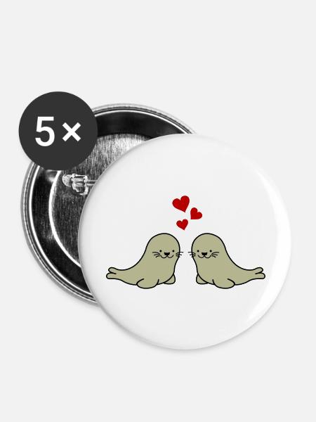 focas en el amor - Paquete de 5 chapas grandes (56 mm) - blanco