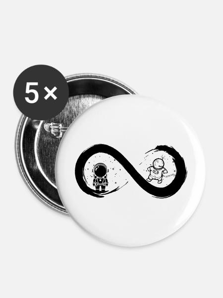 Astronaut bis ins Unendliche - Buttons groß 56 mm (5er Pack) - Weiß
