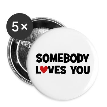 Quelqu’un vous aime - Lot de 5 grands badges (56 mm) - blanc - Devant