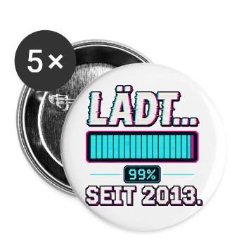 Lädt Seit 2013 Gamer Spruch - Buttons groß 56 mm (5er Pack) - Weiß - Vorne