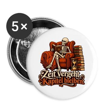 Lesendes Skelett: Kapitel bleiben - Buttons groß 56 mm (5er Pack) - Weiß - Vorne