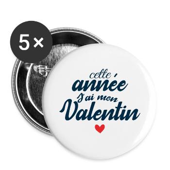 Cette Année j'ai Mon valentin | Couple Cadeau - Lot de 5 grands badges (56 mm) - blanc - Devant