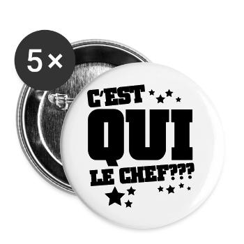 C'est qui le chef? - Lot de 5 grands badges (56 mm) - blanc - Devant