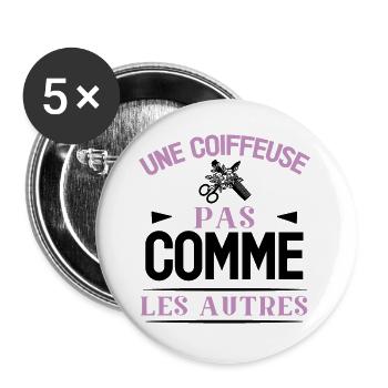 Une coiffeuse pas comme les autres cadeau humour - Lot de 5 grands badges (56 mm) - blanc - Devant