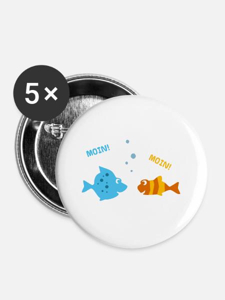 Lustige Fische machen Urlaub am Meer u. sagen Moin - Buttons groß 56 mm (5er Pack) - Weiß