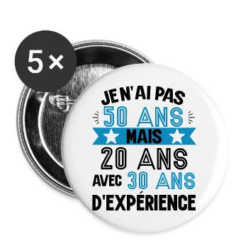 Cadeau anniversaire 50 ans rigolo homme - Lot de 5 grands badges (56 mm) - blanc - Devant