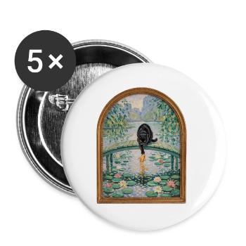 Schwarzer Kater angelt Koi im Seerosenteich - Buttons groß 56 mm (5er Pack) - Weiß - Vorne