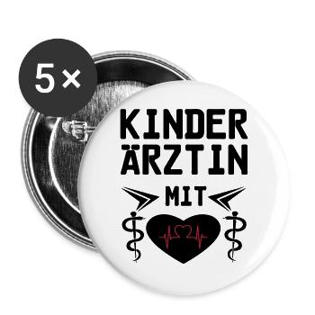 Kinderärztin mit Herz Geschenk - Buttons groß 56 mm (5er Pack) - Weiß - Vorne