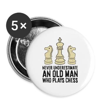 Unterschätzen Sie niemals einen alten Mann, der - Buttons groß 56 mm (5er Pack) - Weiß - Vorne