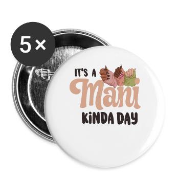 C’est une technicienne ongulaire ManiKinda Day - Lot de 5 grands badges (56 mm) - blanc - Devant